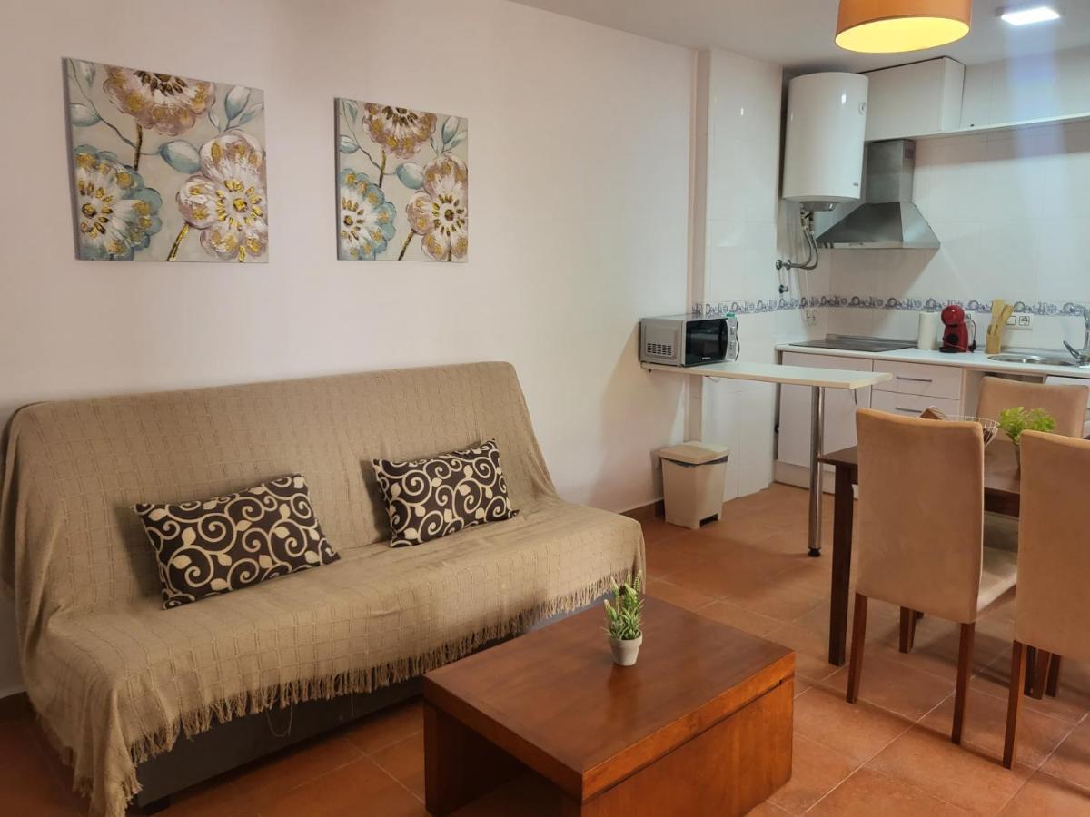 Casa Baja Naturista Con Palmeras Y Patio! Vera