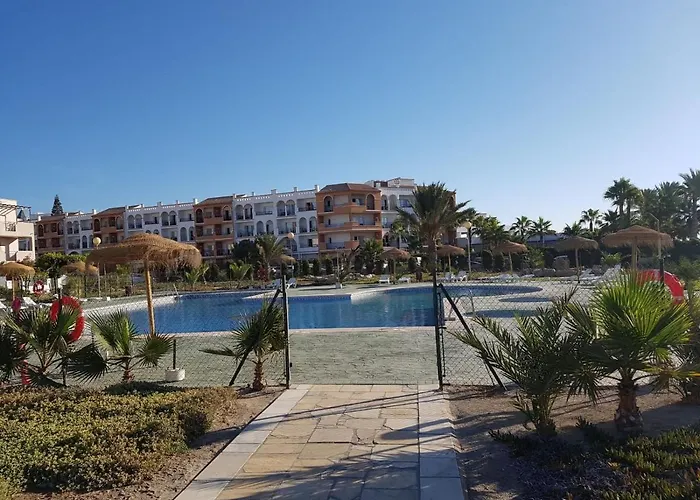 Casa Baja Naturista Con Palmeras Y Patio!