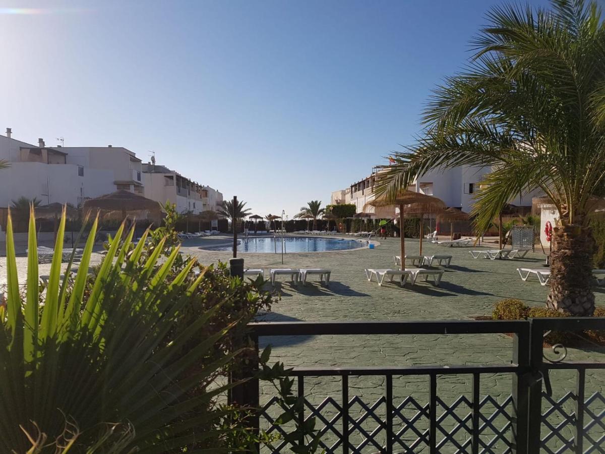 Casa Baja Naturista Con Palmeras Y Patio! * Vera